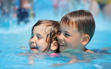 Rückenschwimmen für 2-3-jährige Kinder